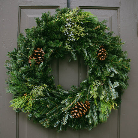 24" Romence Gardens 'Fraser Fir Mixed Wreath'